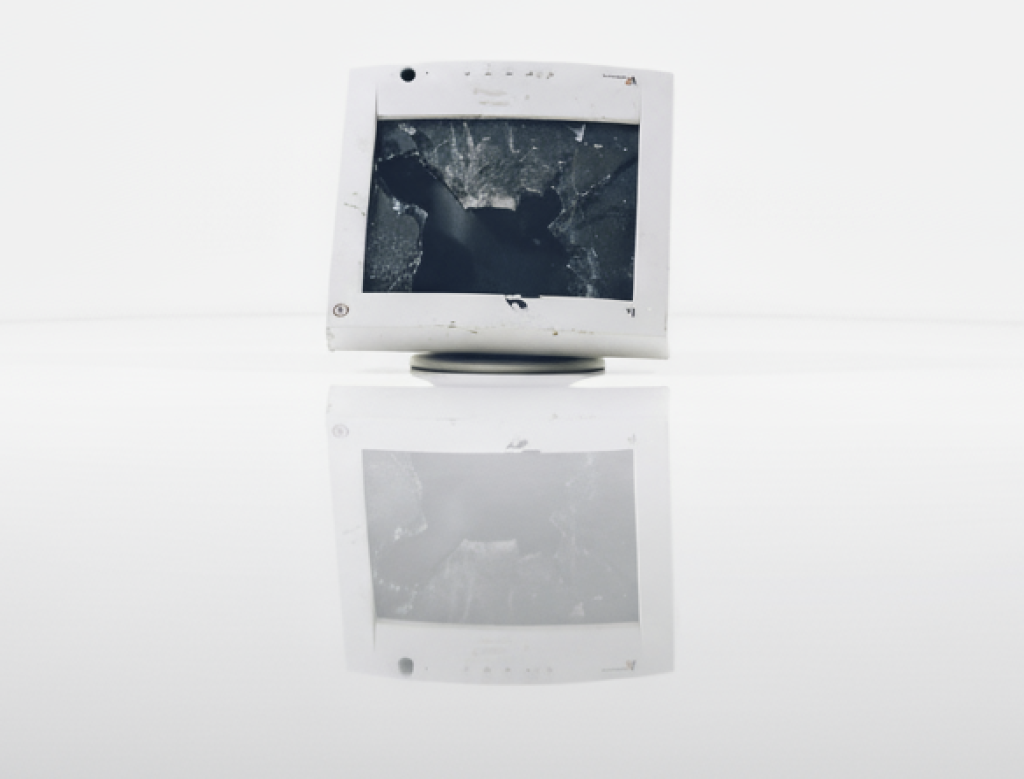 smash screen reflective background